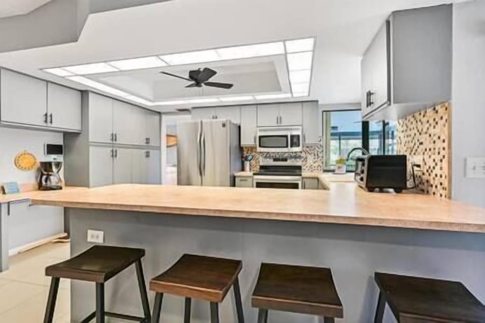 Spacious kitchen to cook for the family!
