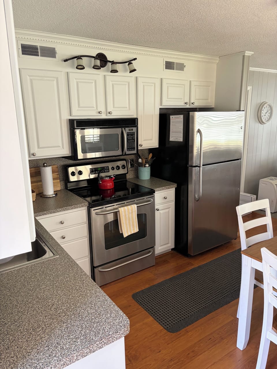 Updated kitchen (and fully stocked!)