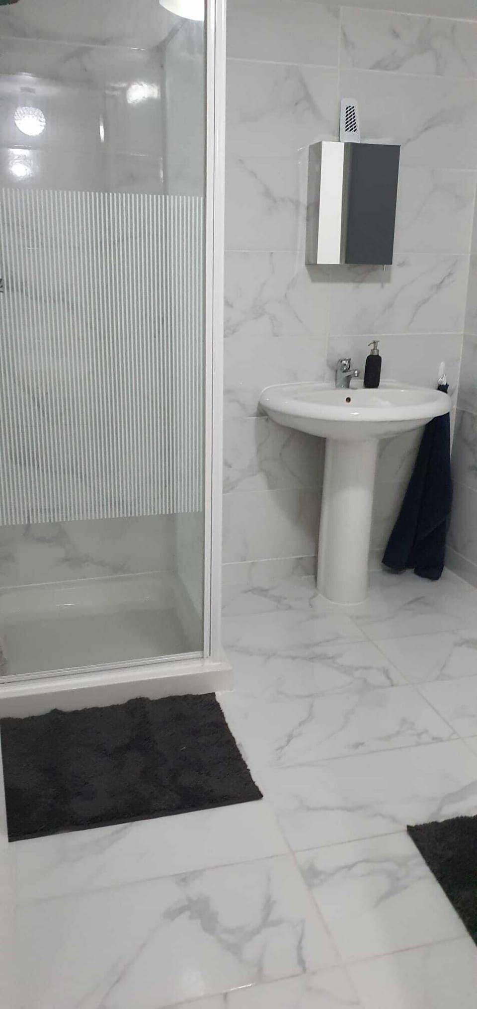 Basic Suite, 1 Double Bed, Non Smoking, Garden View | Bathroom | Towels