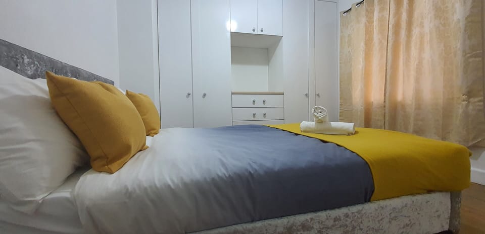 Standard Double Room, 1 Double Bed, Non Smoking | Desk, laptop workspace, iron/ironing board, WiFi