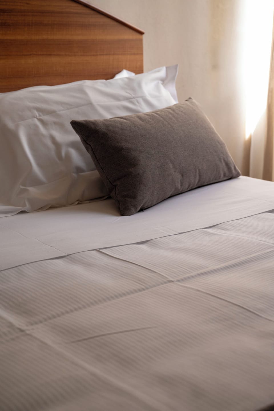Superior Double Room, Sea View | Minibar, in-room safe, desk, blackout drapes