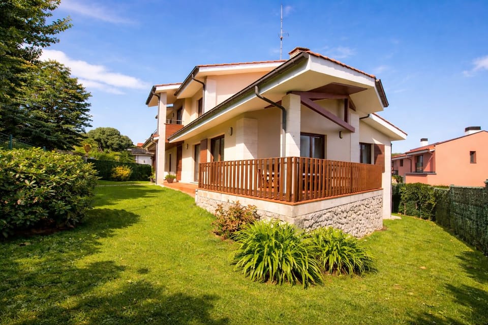 Property building,Nearby landmark