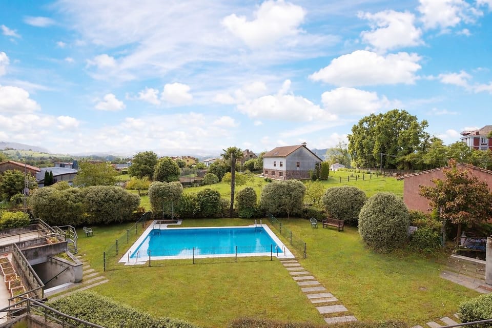 Property building,Bird's eye view,Garden,Garden view,Pool view,Swimming pool