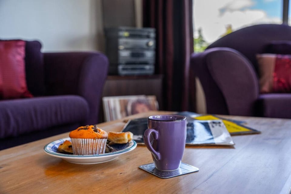 Lounge coffee table