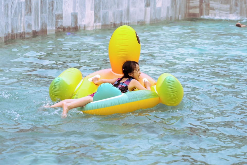 Exercise/lap pool