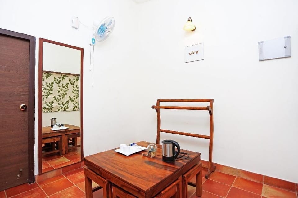 Deluxe Suite | Individually decorated, individually furnished, desk, bed sheets