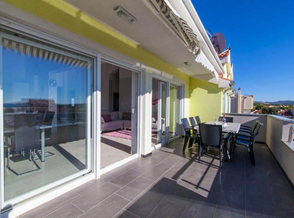 Villa (Villa Ava) | Balcony