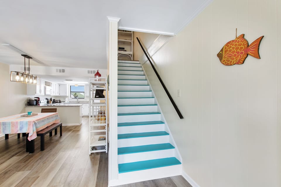 Signature Condo, 2 Bedrooms, Balcony, Pool View | In-room dining