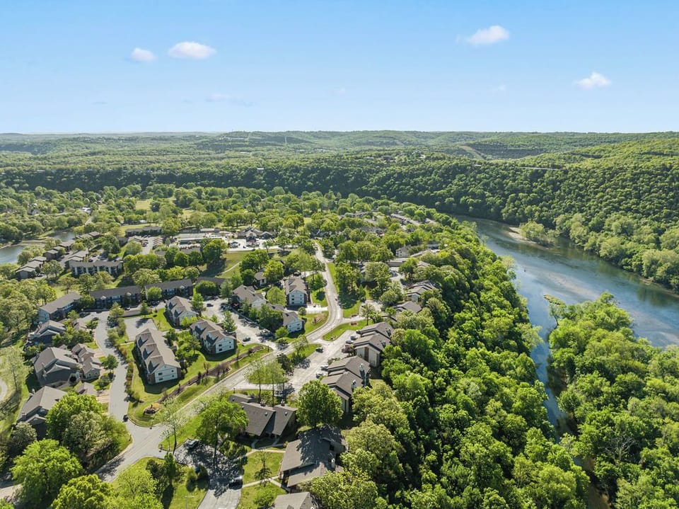 Location on Lake Taneycomo
