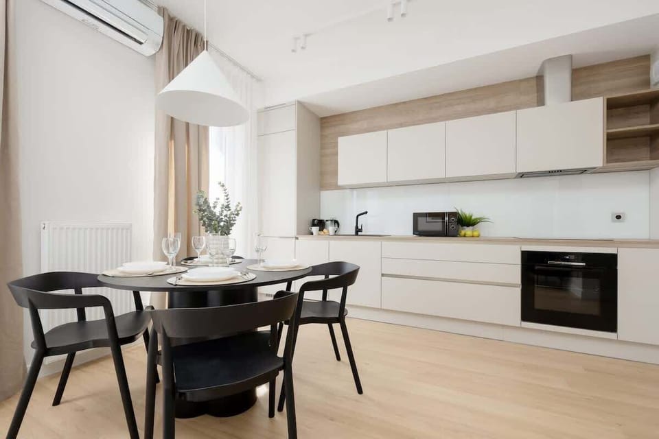 Kitchenette with stream absorber.