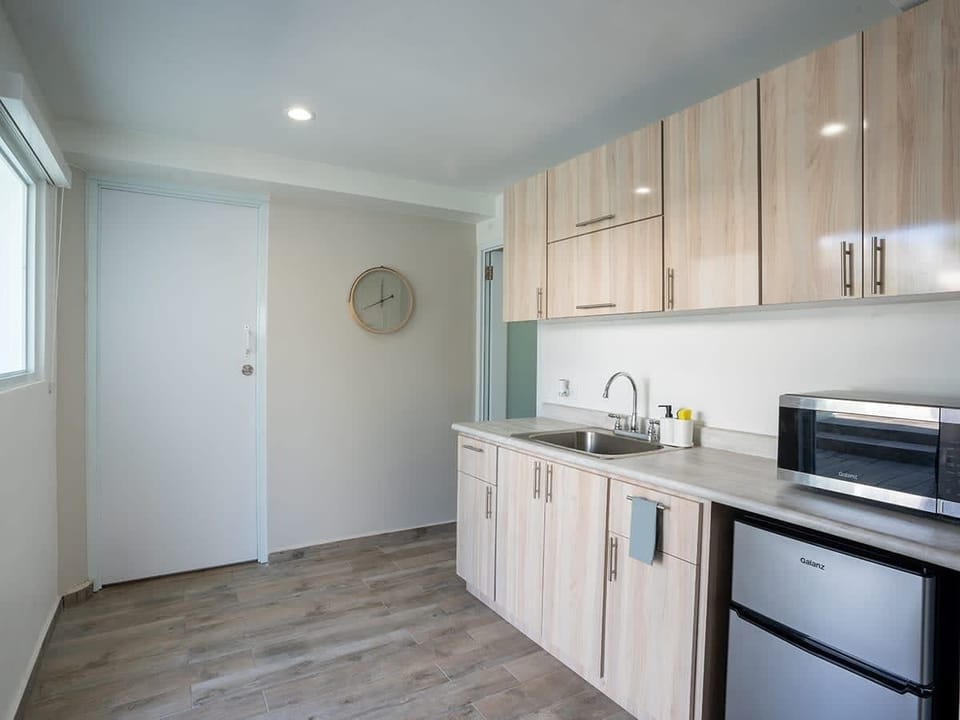 Studio 2 - Kitchenette