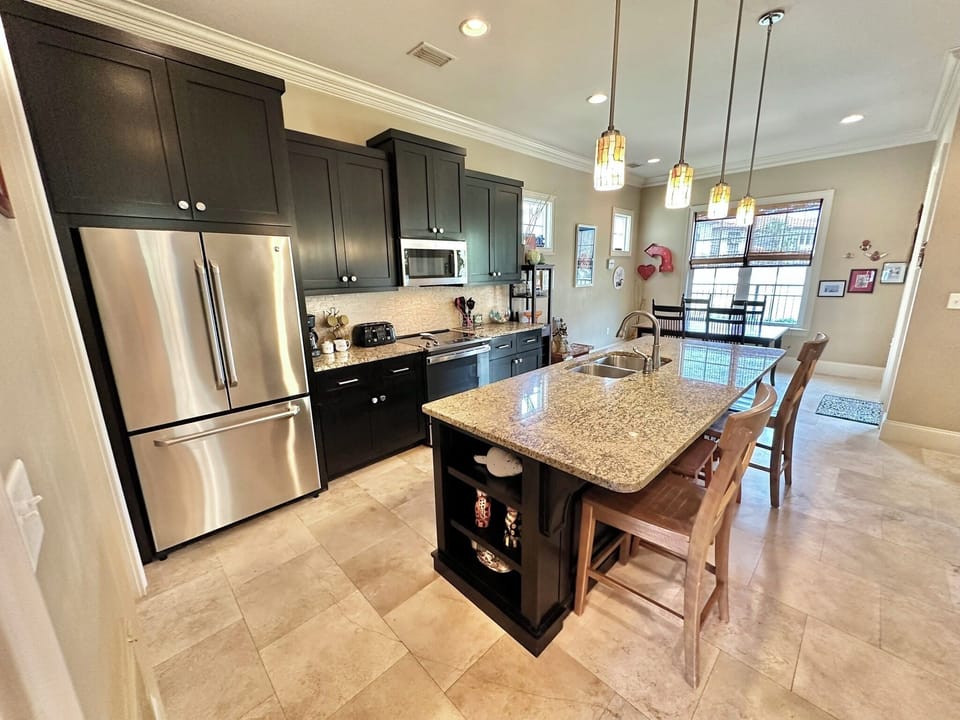 Fully Stocked Kitchen