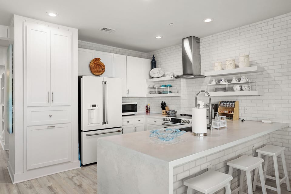 Lots of counter space and bar seating