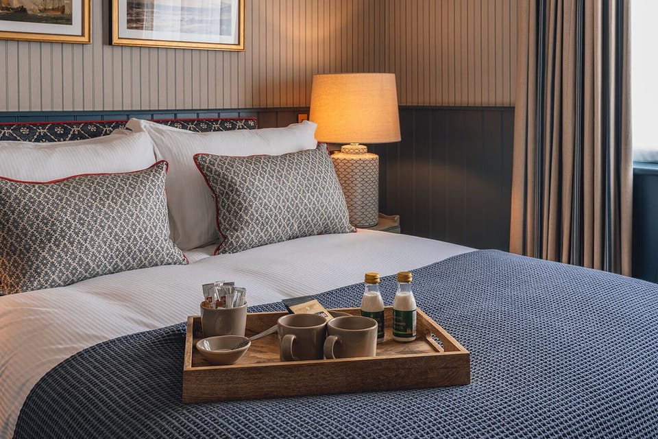 Snug | Egyptian cotton sheets, premium bedding, in-room safe