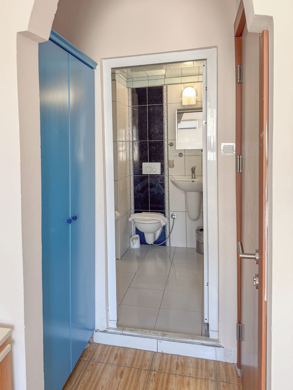 Comfort Twin Room, Sea View | Bathroom | Hair dryer, towels