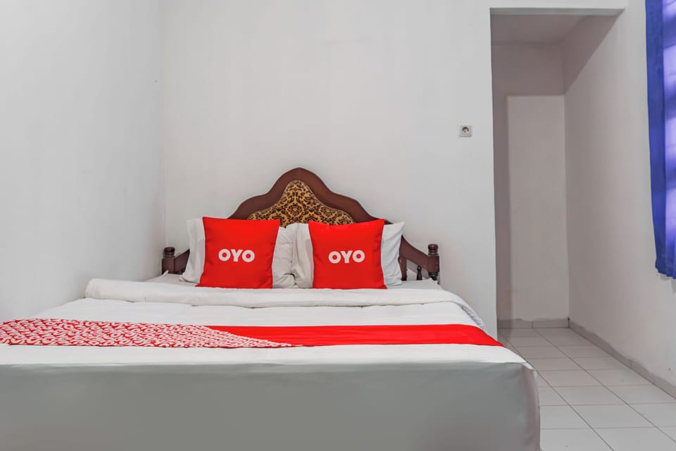 Deluxe Double Room | Desk, WiFi (free), bed sheets