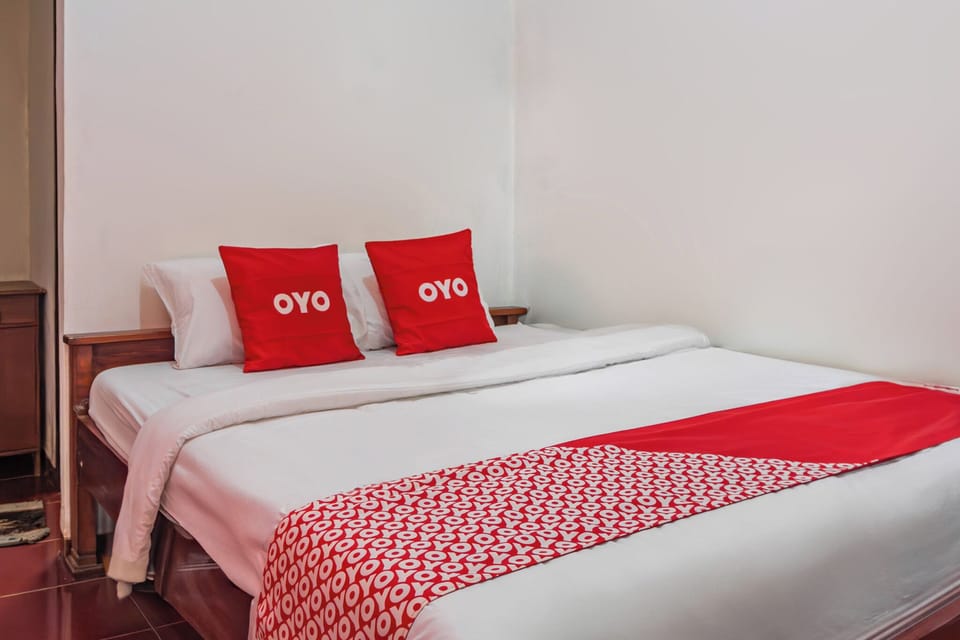 Standard Double Room | Desk, WiFi (free), bed sheets