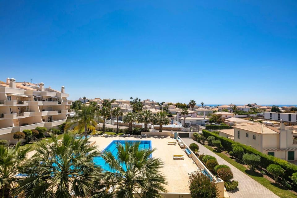Apartment | Pool | Outdoor pool