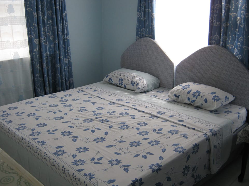 House | Premium bedding, individually decorated, individually furnished, desk