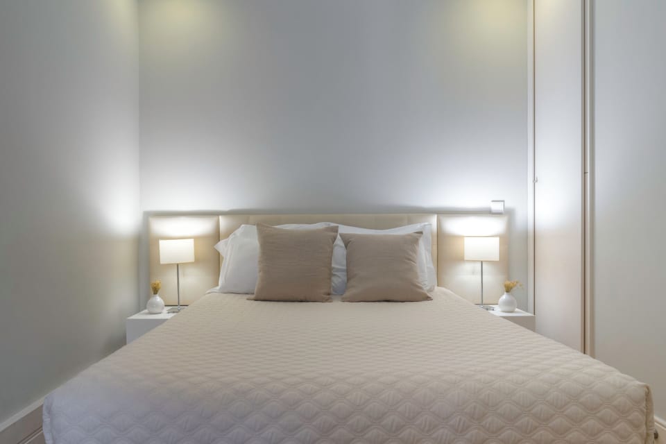 Deluxe Apartment | 1 bedroom, blackout drapes, free WiFi