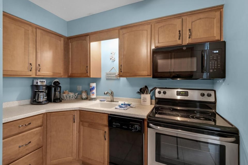 Condo, 1 Queen Bed with Sofa bed (Villas on the Gulf unit G7) | Private kitchen | Oven, toaster, paper towels