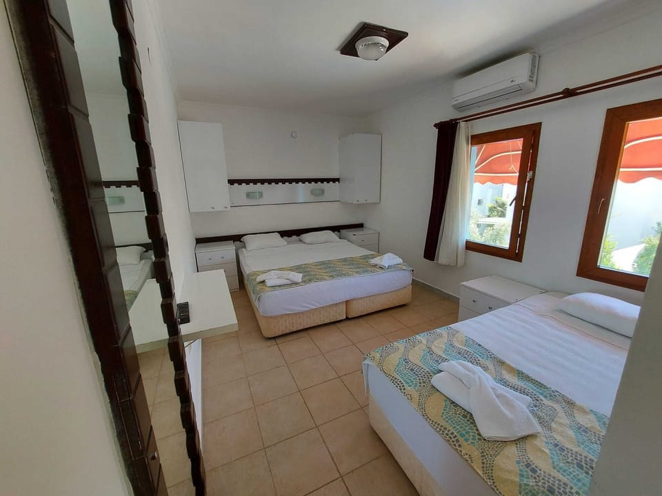 Standard Triple Room | Bed sheets