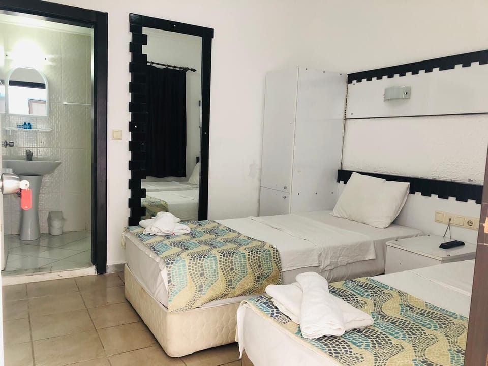 Standard Double Room | Bed sheets
