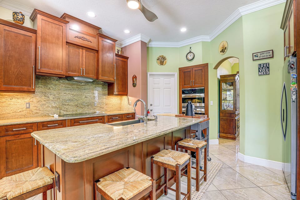 Kitchen | 2 Dining Areas | Central Air Conditioning/Heat | Single-Story Home