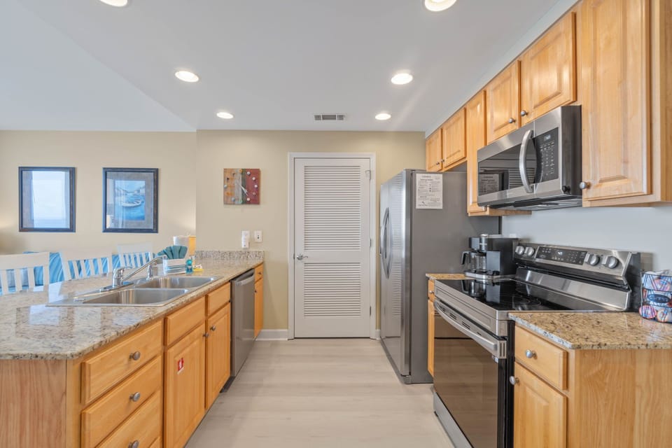 A fully equipped kitchen. Essentials are included!