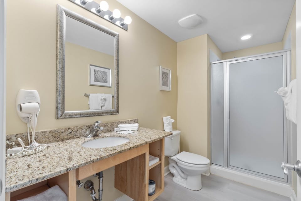 2nd Full bathroom for sharing with a blower and vanity