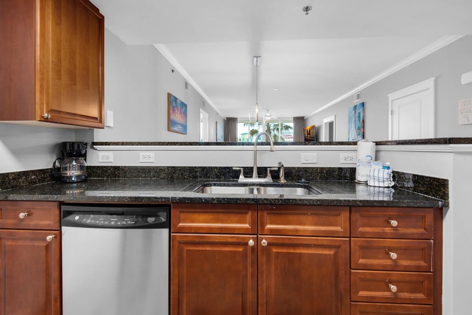 Condo, Multiple Beds (Waterscape 425-A) | Private kitchen | Oven, toaster
