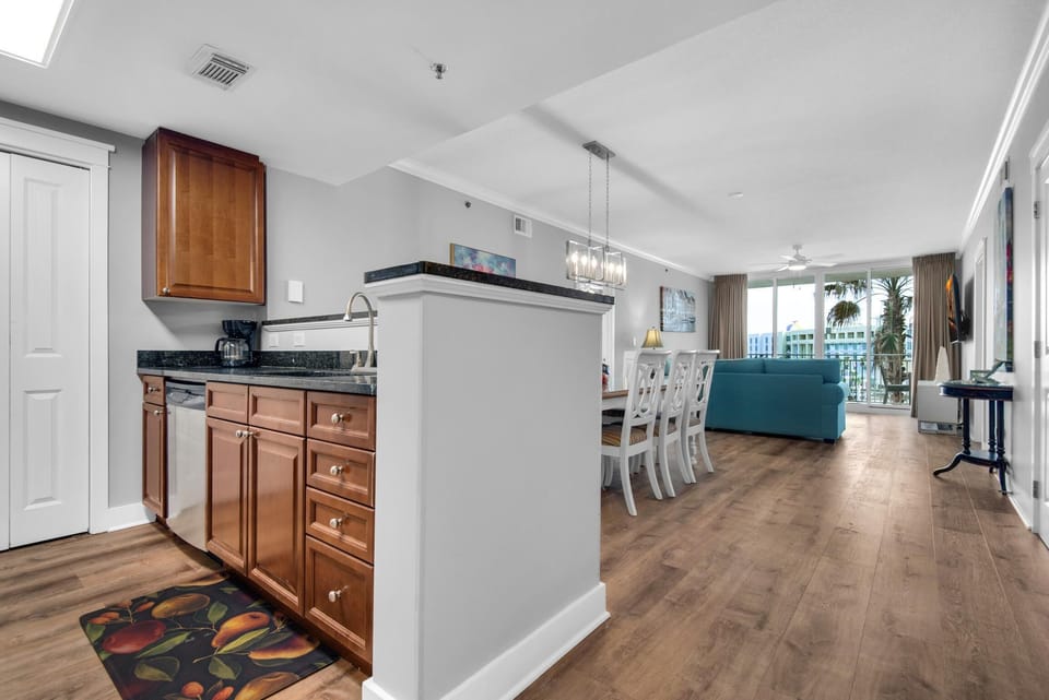 Condo, Multiple Beds (Waterscape 425-A) | Interior