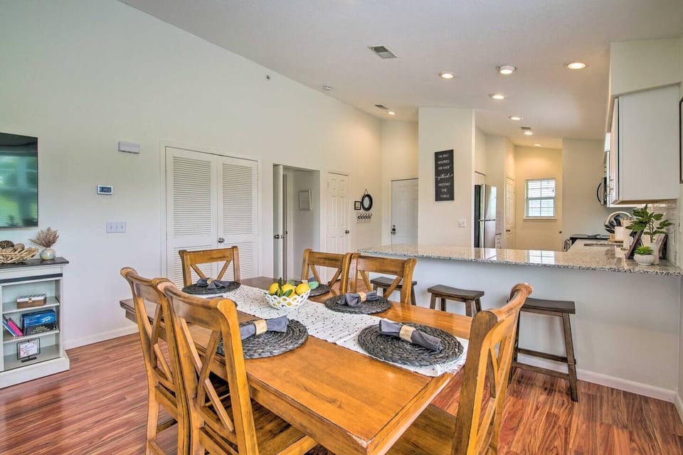 Dining with Seating for 9
