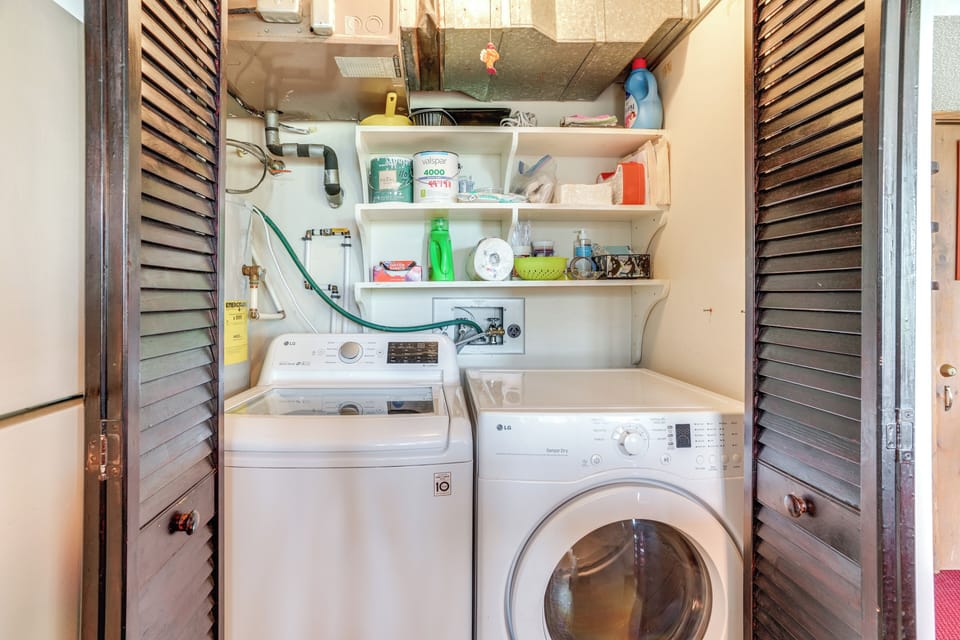 Laundry Room | Washer & Dryer