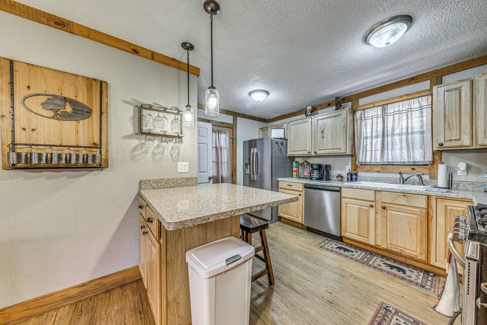 Kitchen | Cooking Basics | Keurig & Drip Coffee Maker | Main Floor