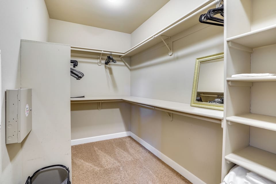 Walk-In Closet | 1st Floor