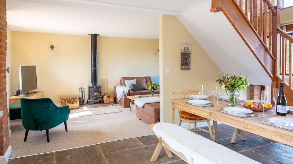 Bedroom One, Siskin Barn, Bolthole Retreats