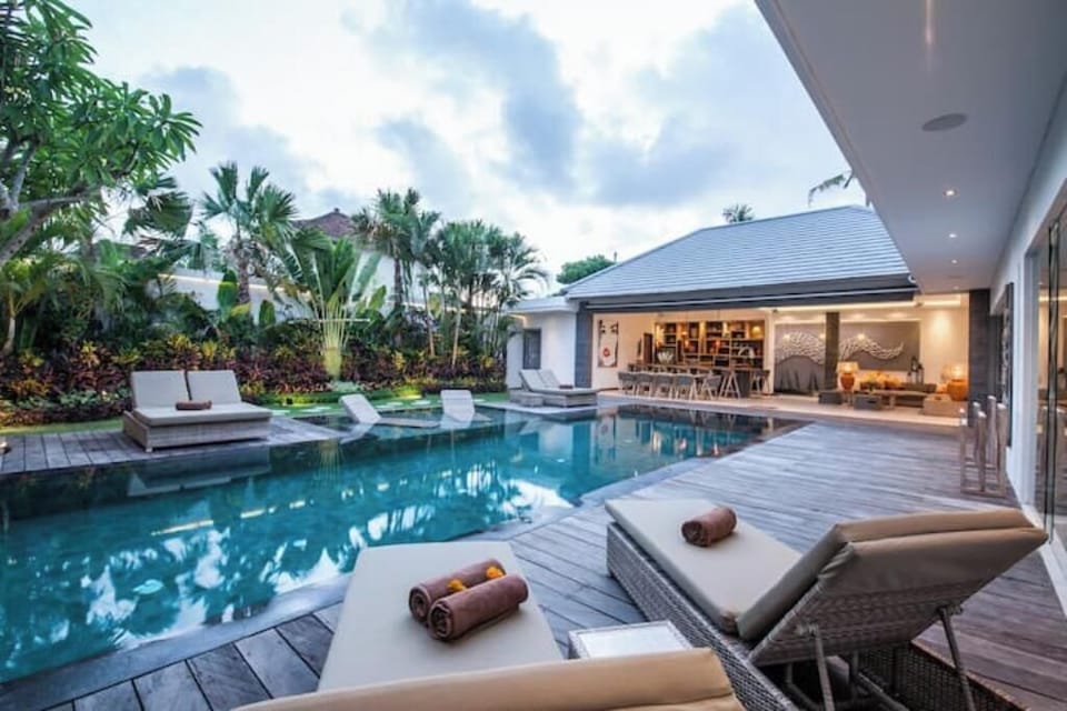 Private Pool and sun lounge on pool deck