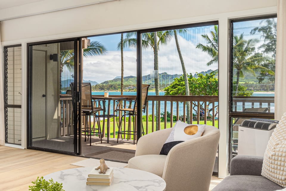 Oceanviews from the comfort of the couch