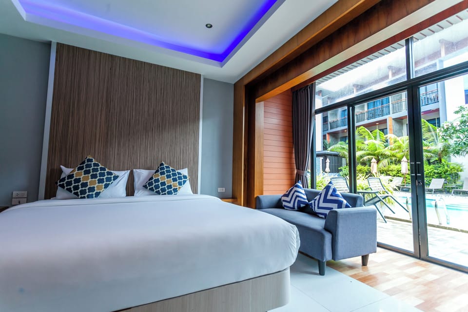 Deluxe Room, Pool Access | Minibar, in-room safe, WiFi (free)