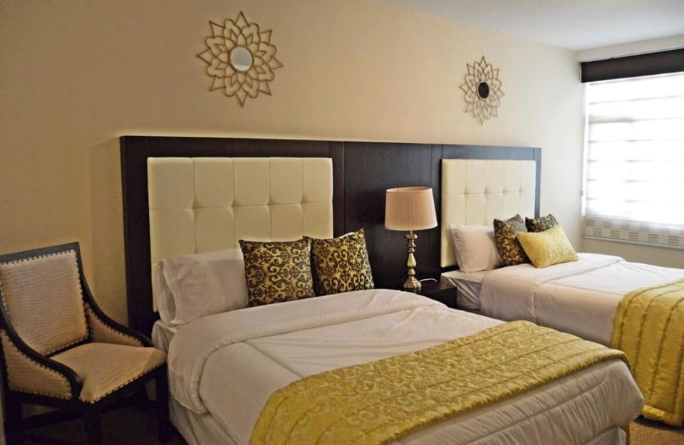 Deluxe Twin Room | Iron/ironing board, WiFi (free)