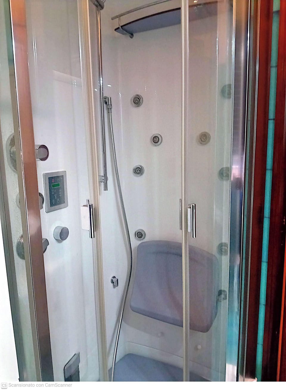 Classic Double or Twin Room, Garden View | Bathroom | Slippers