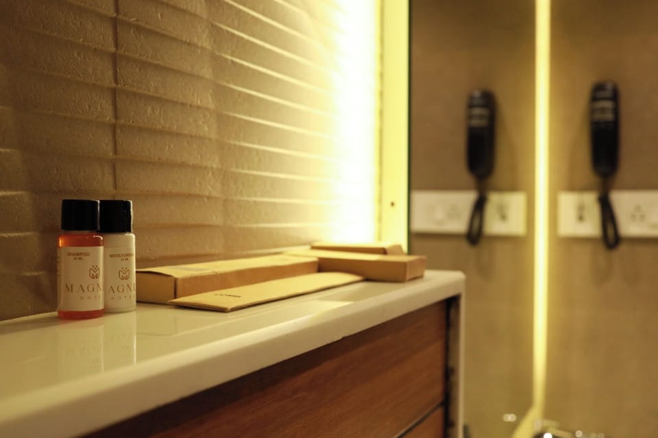 Executive Double Room, City View | Bathroom