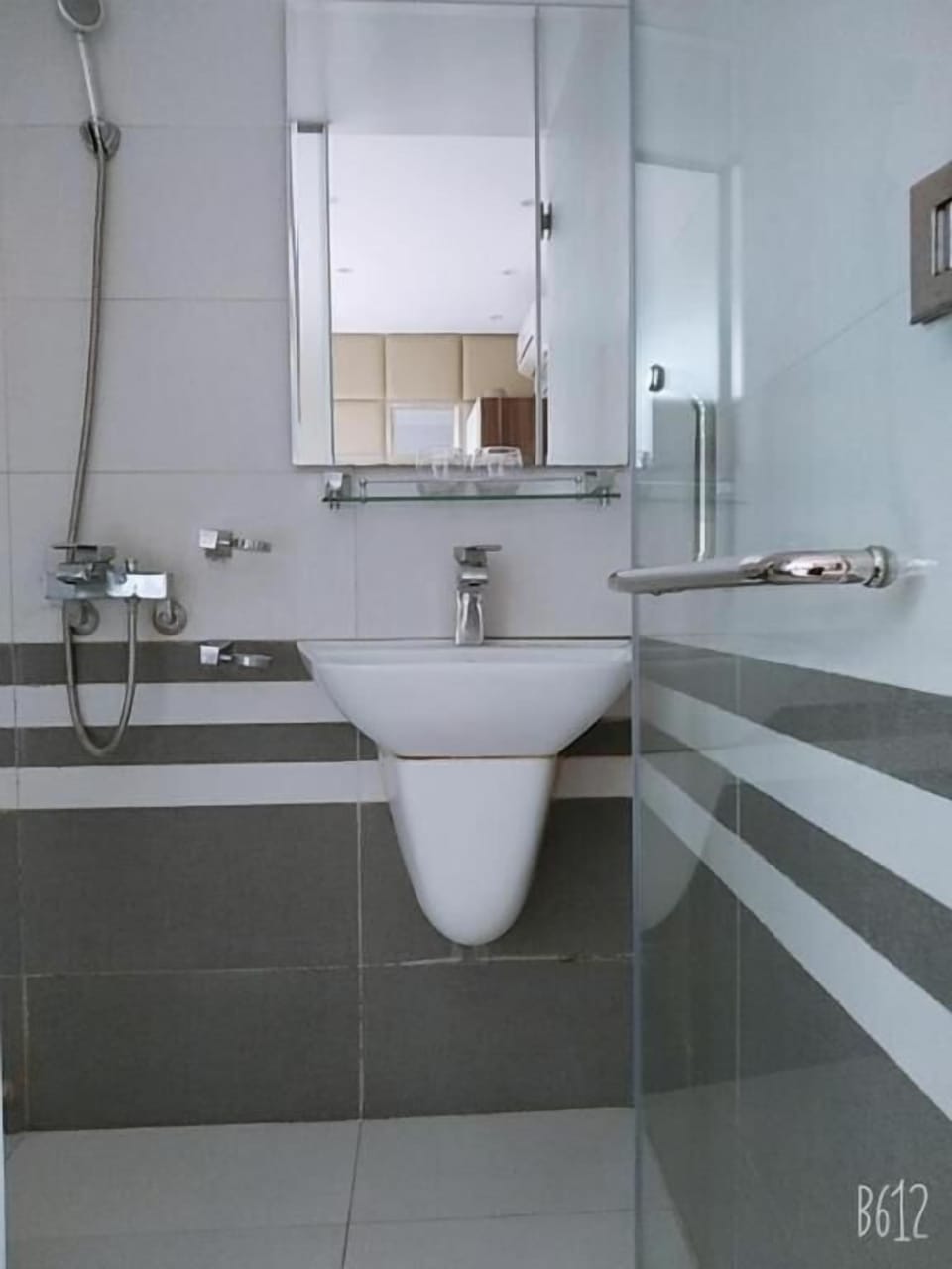 Standard Room | Bathroom