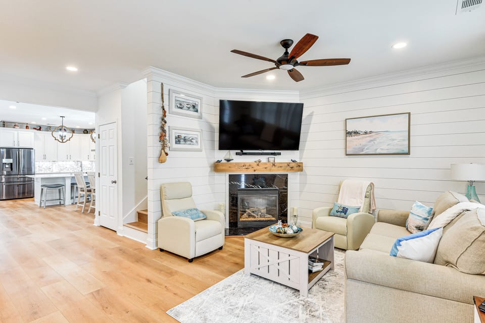 Living Room | Queen Sleeper Sofa | 1st Floor