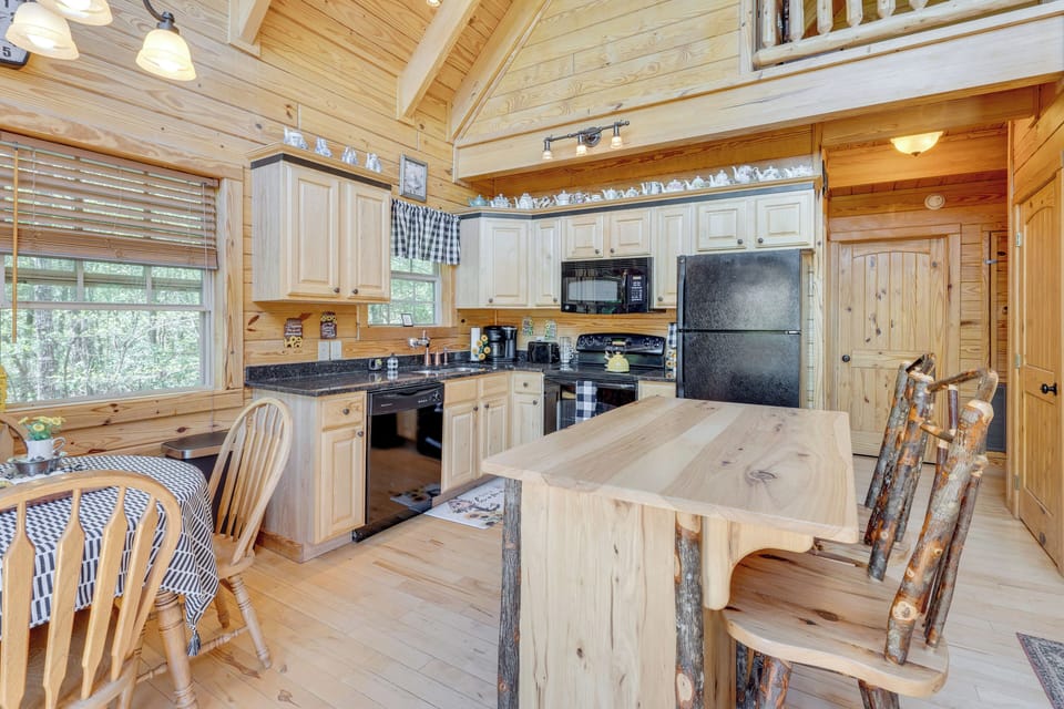 Kitchen | 1st Floor | Dishwasher | Duo Drip & Single-Serve Keurig Coffee Maker