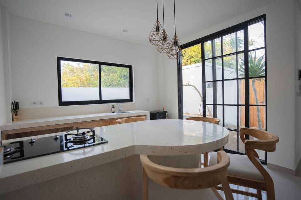 Deluxe Villa, Patio, Pool View | Private kitchen | Fridge, microwave, stovetop, cookware/dishes/utensils