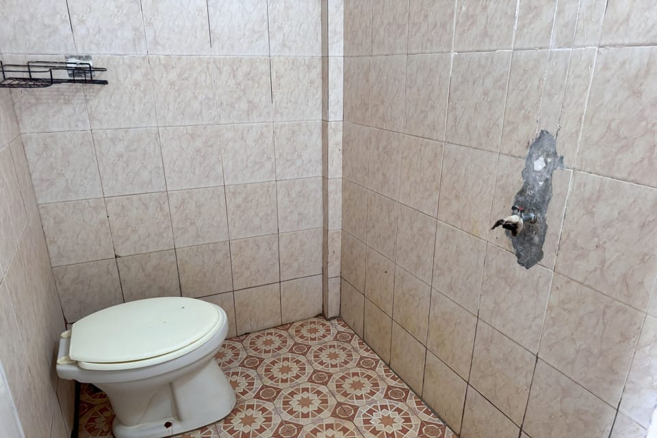 Standard Double Room | Bathroom | Shower, towels