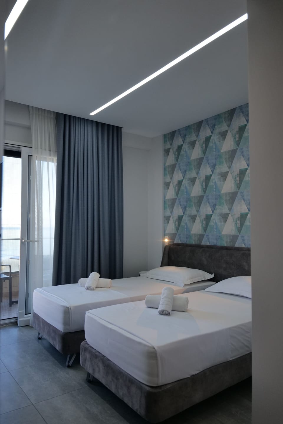 Premier Triple-Sea Front with Private Balcony | Desk, soundproofing, iron/ironing board, free WiFi
