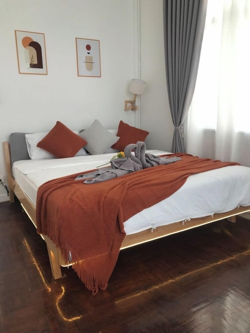 Family House | 3 bedrooms, in-room safe, iron/ironing board, free WiFi